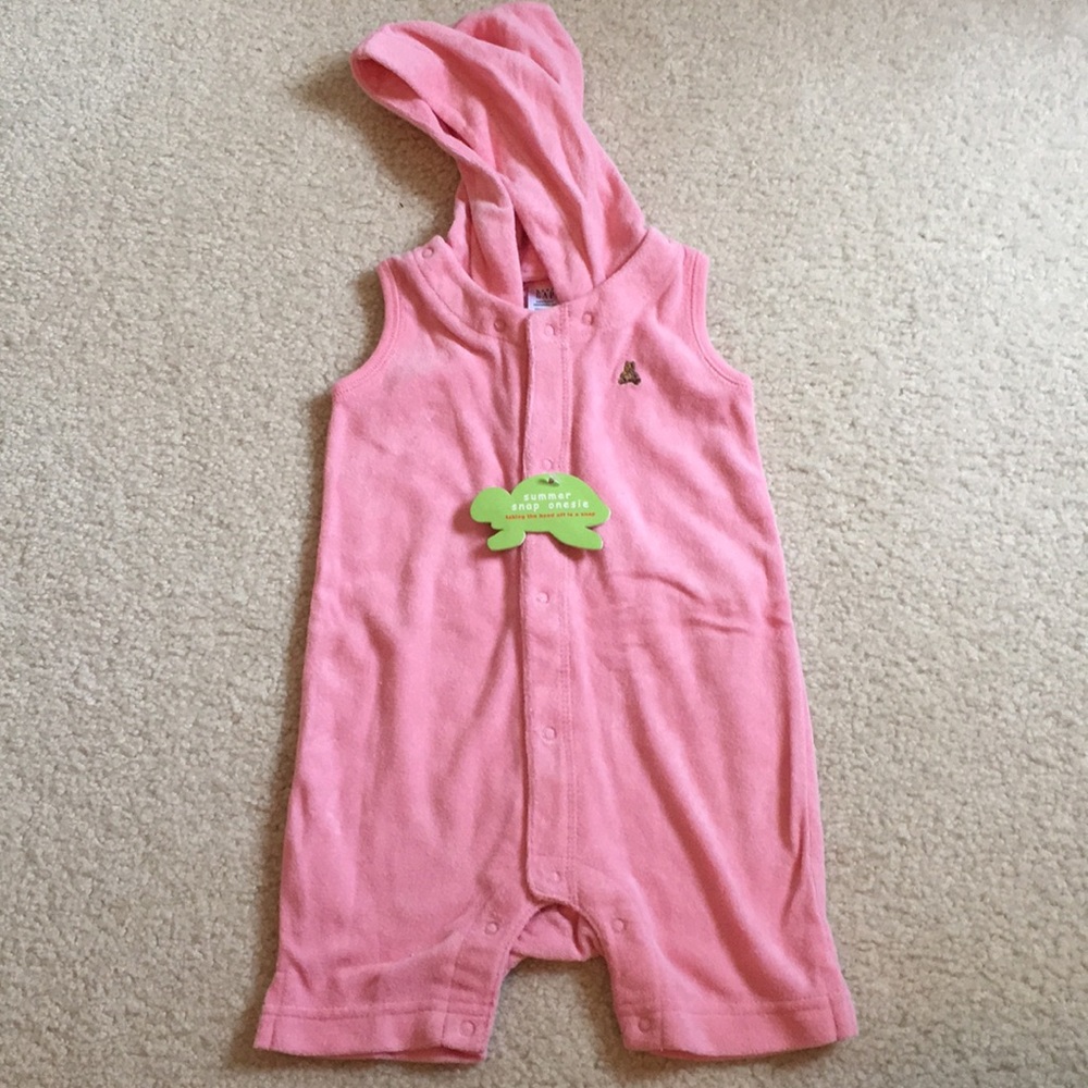 NWT Gap terrycloth onesie/romper size 6-12 months